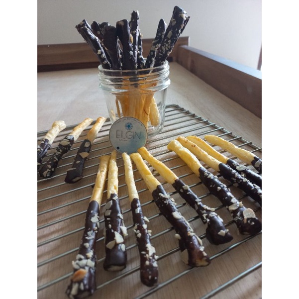 

Pastry Choco Almond Stick