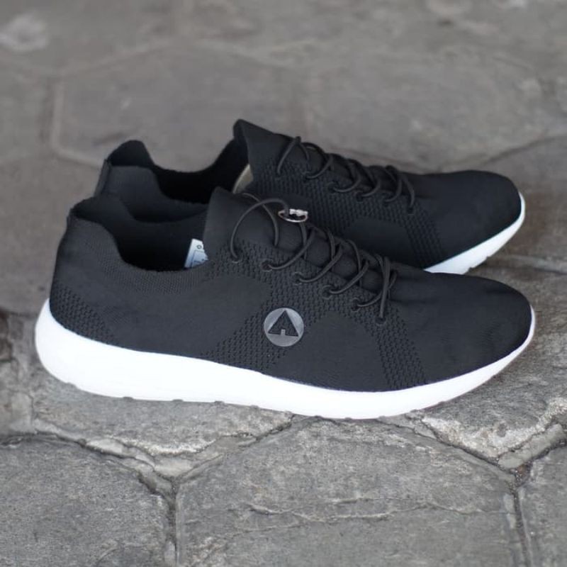 SEPATU SNEAKERS AIRWALK PRIA KRISTA HITAM