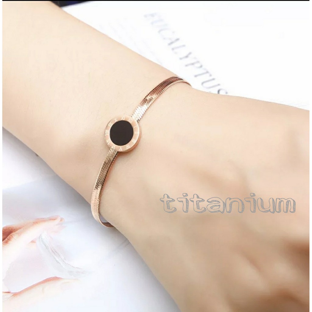 Gelang Tangan Titanium Model Rantai Belut B&lt;gr  Black Dengan Ujung Rantai Bentuk Hati