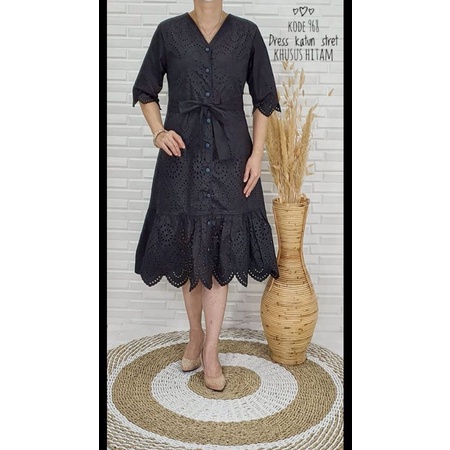 SEMI KATUN BOLONG HITAM