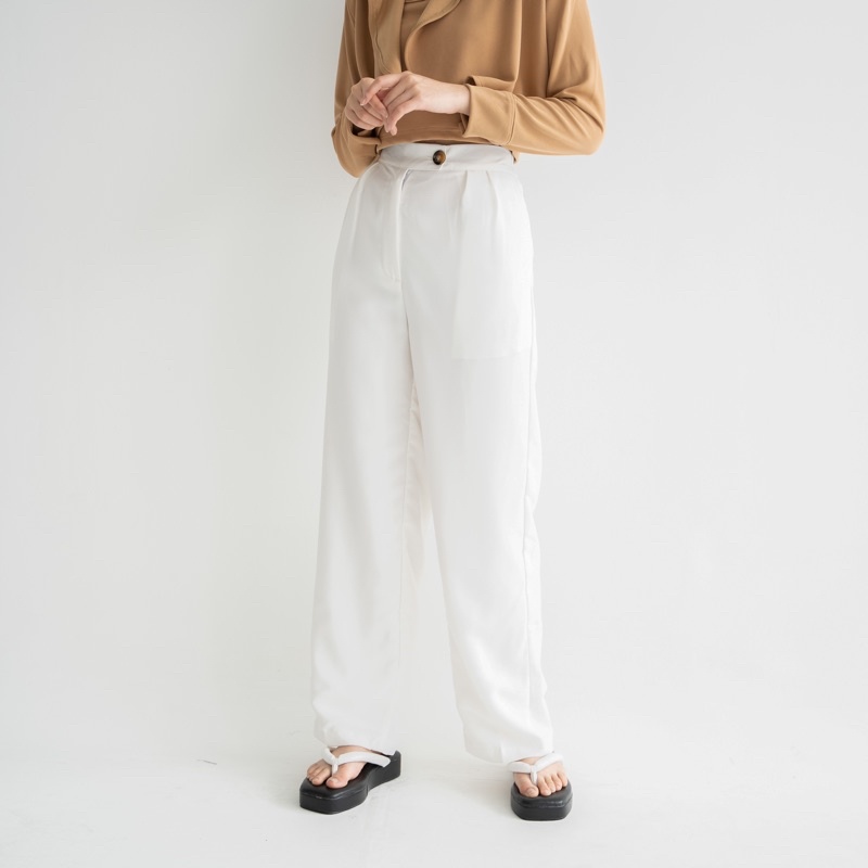 Beige Studio - Yve Pants / Celana Panjang High Waisted Cullote Wanita