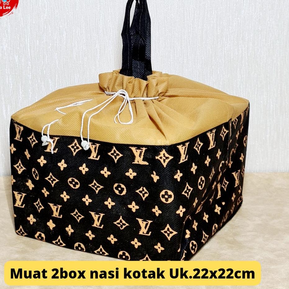 

Update 12pcs Tas Kain Serut Motif Batik utk 2dus 22x22 Goodie Bag Hajatan syukuran spunbond besekan !!