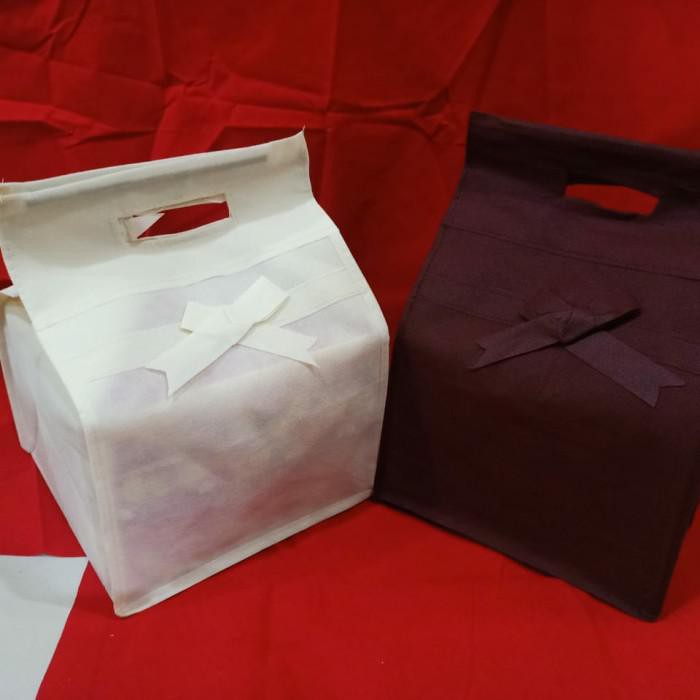 

New Ready Stock !!! Goodie Bag / Tas Bambu Polos Bahan Tebal Buat Nasi Box 22 Isi 12 Pcs Terlaris Dan T