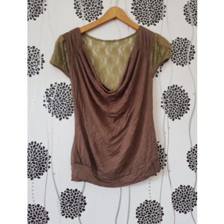 Baju Atasan Wanita Hijau Army Polos Kombinasi Brokat Dibagian Belakang Model Kerah Sabrina Preloved