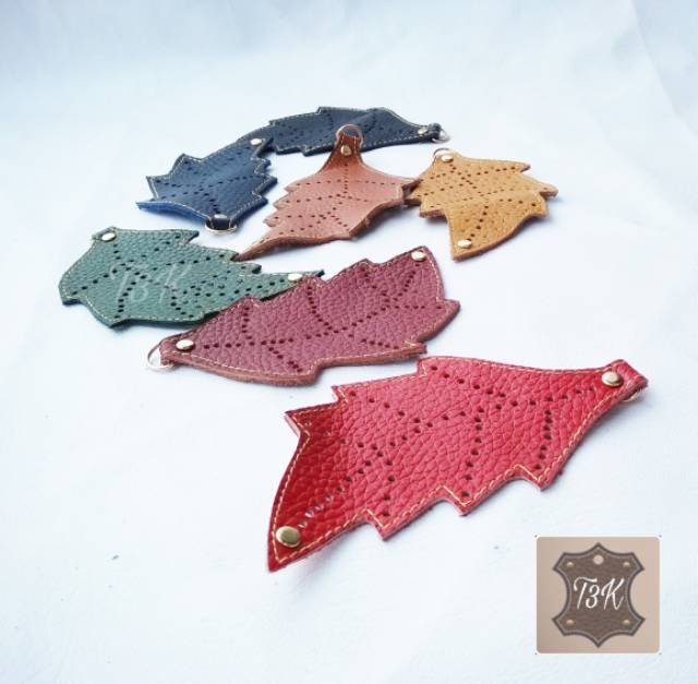 Suvenir key chain leather hand made gantungan kunci kulit asli bentuk unik