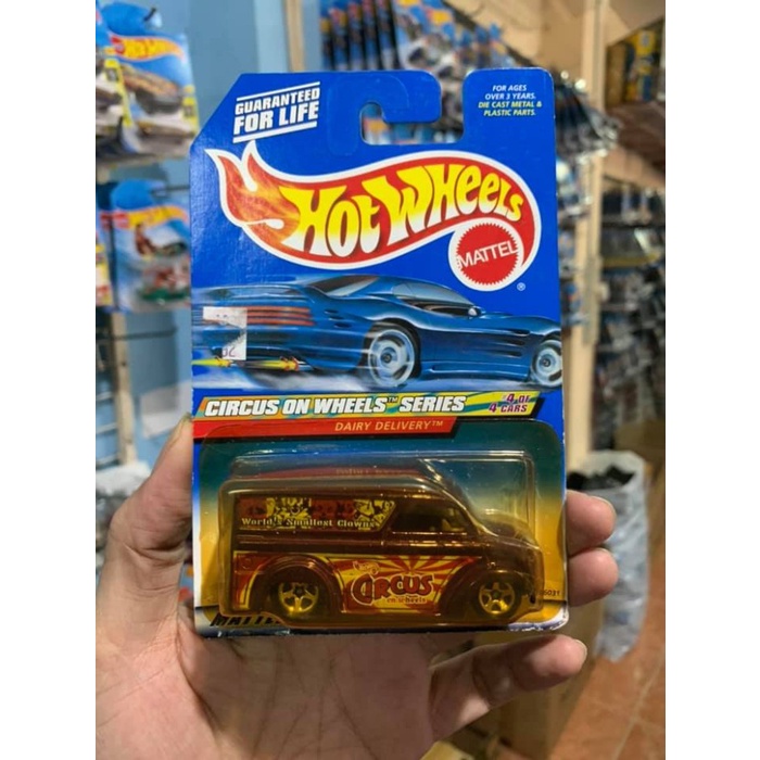 Hotwheels Dairy Delivery Circus Ungu