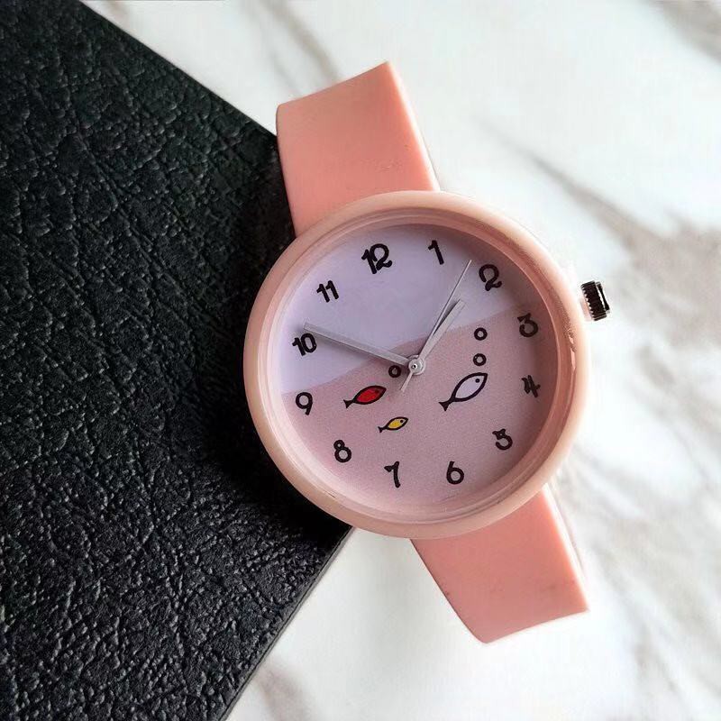 Jam Tangan Quartz Analog Korea Strap Silikon Warna Permen untuk Wanita / Jam Tangan Motif Kartun-32-8 Pink