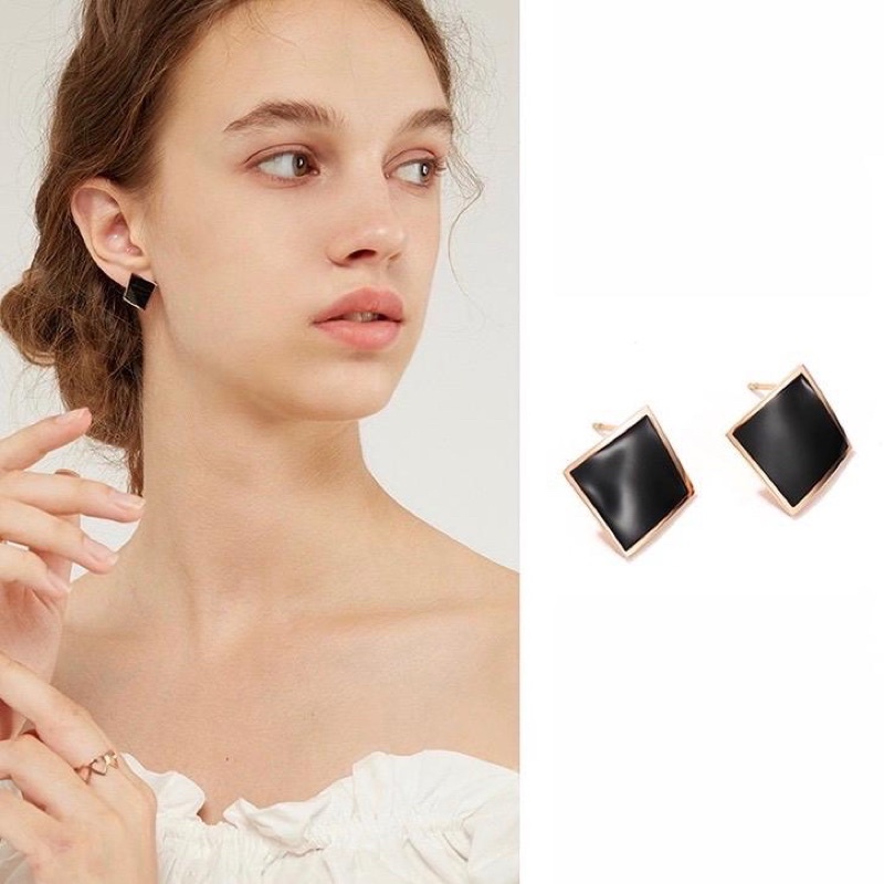 Square Black Titanium Earrings / Anting Tusuk Stud Hitam Kotak Anti Karat / Anting Simple