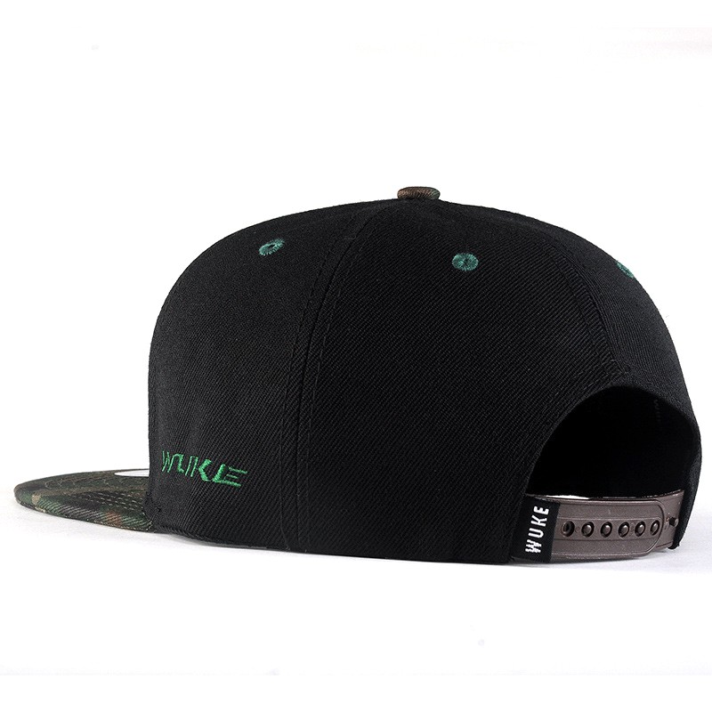 LARIS Wuke Topi Snapback Reggae