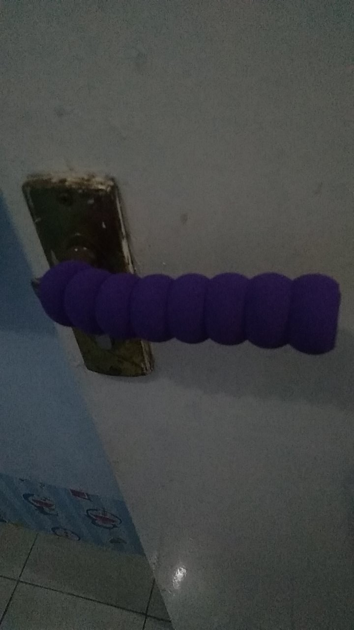 Cover Pengaman Handle Pintu / Busa Pelindung Pegangan Pintu Untuk Keamanan Anak