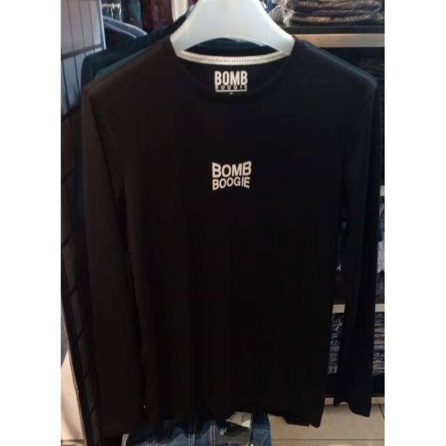 kaos hitam lengan panjang atasan pria BOMBBOOGIE