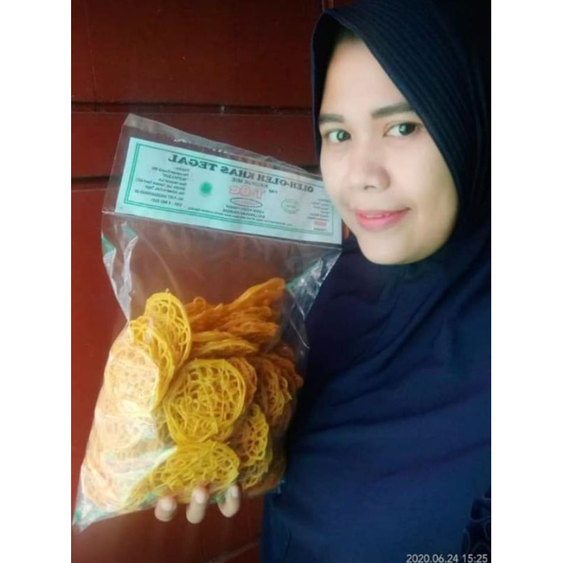 

kerupuk mie kuning khas tegal 500gr