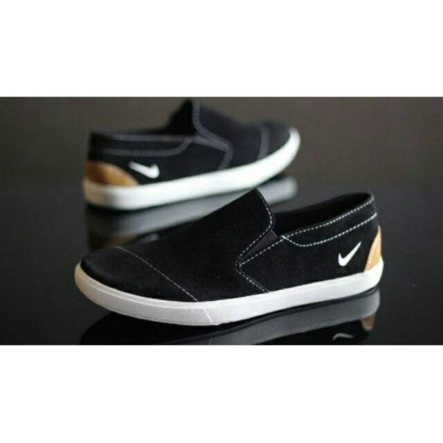Sepatu Nike Slip On Pria
