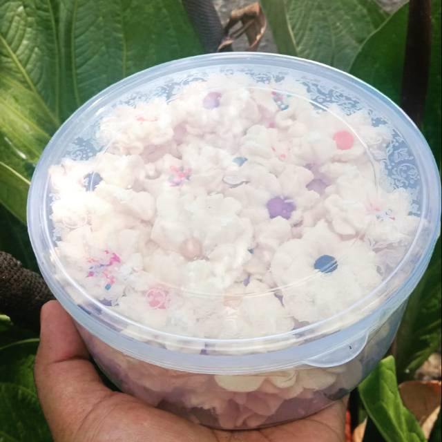 

Kue semprit atau kue mawar