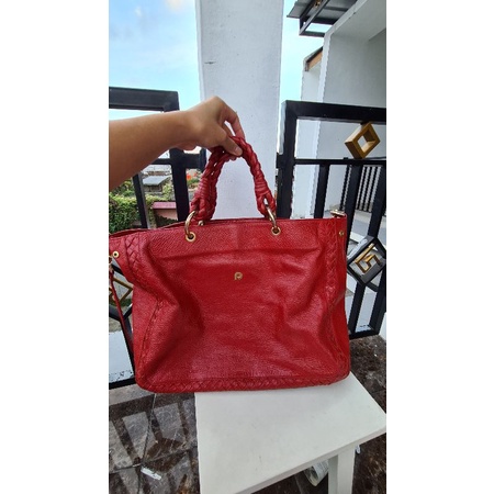 [Preloved] Papillon Leather Authentic Bag