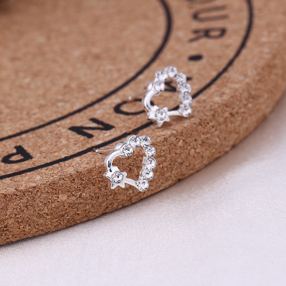 Korean Exquisite Personality Earrings Ear Stud Mini Flower Pearl Student Female Earring Wholesale