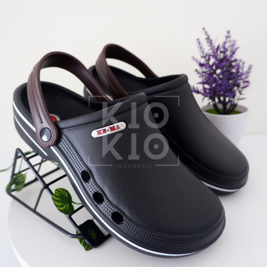 Sandal Kodok Sendal Kodok Nyaman Sandal Sport Sandal Kamar Mandi Antislip Sandal Rumah Baim Perawat 956M-Hitam