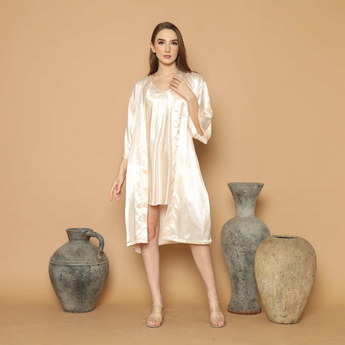 600624-Cynthia Kimono Set Satin Polos - Cream #98