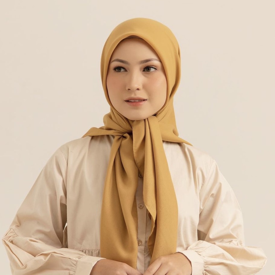 Hijab Segiempat Potton Square Premium - Kerudung Basic Polly Cotton Polos Terbaru - Jilbab Segi Empat Pollycotton-MUSTARD