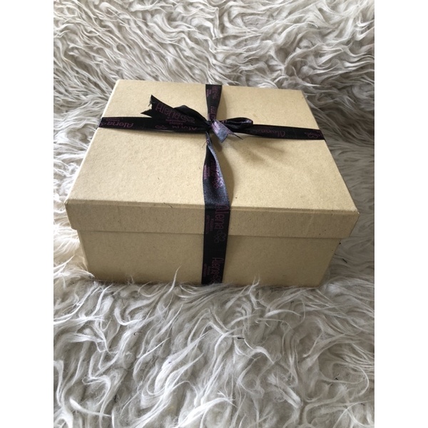 

GIFT BOX KOTAK KADO HARD BOX