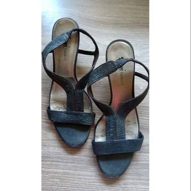 Sepatu high heels merk Fioni night seken murah