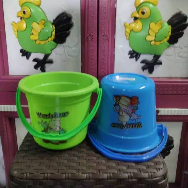 Ember Plastik - Ember Kecil Mini dengan Gagang lionstar-  Ember-sabun-sikat-gigi