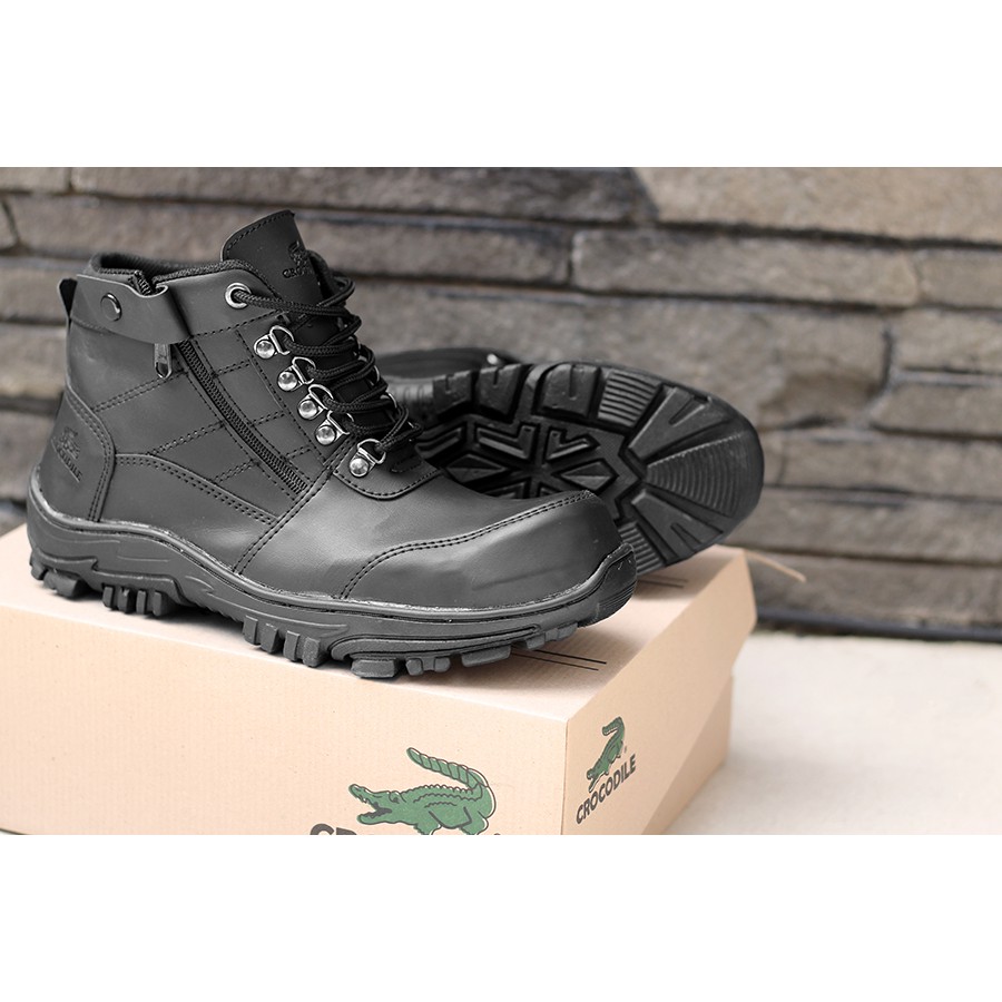 sepatu pria boots safety ujung besi crcodile morisey tan sepatu outdoor gunung muncak hiking bikers