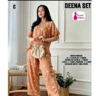 Deena set
