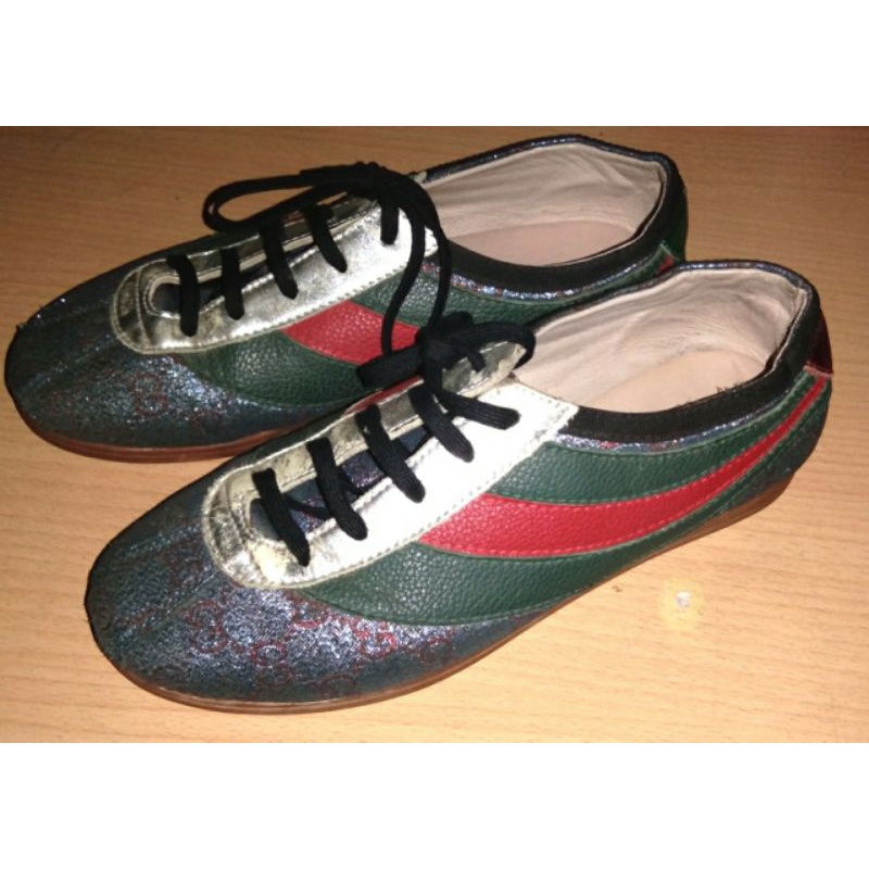 Sepatu second Gucci