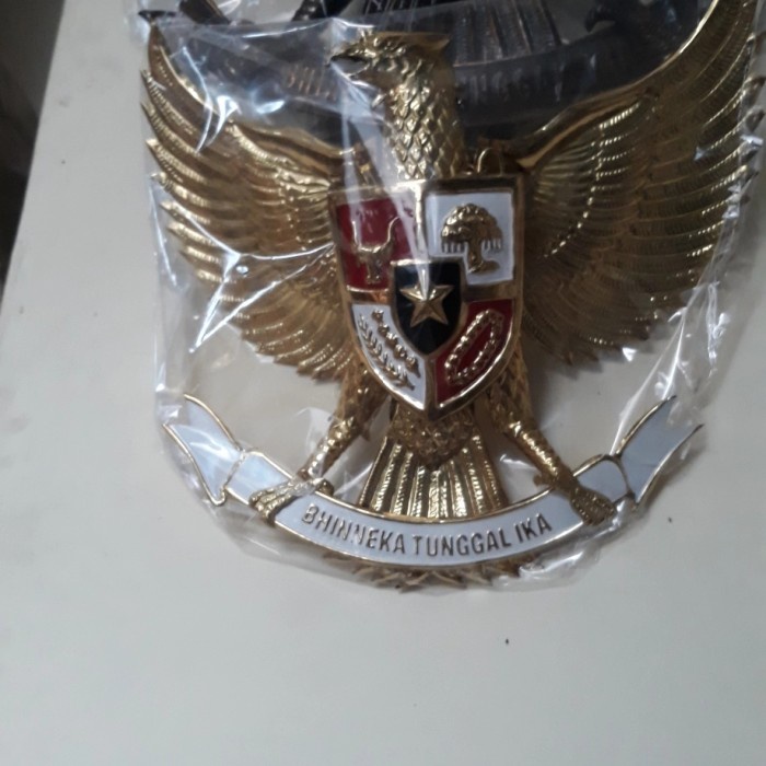 

lambang garuda pancasila 50 cm gosend