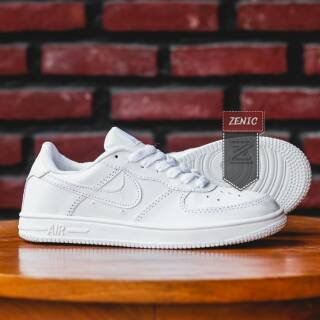  SEPATU  NIKE  WANITA NIKE  AIR  FORCE  ONE LOW MOTIF PUTIH  