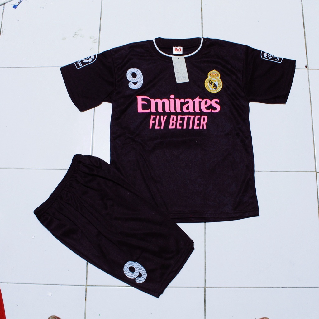 Setelan baju bola real madrid4-12thn