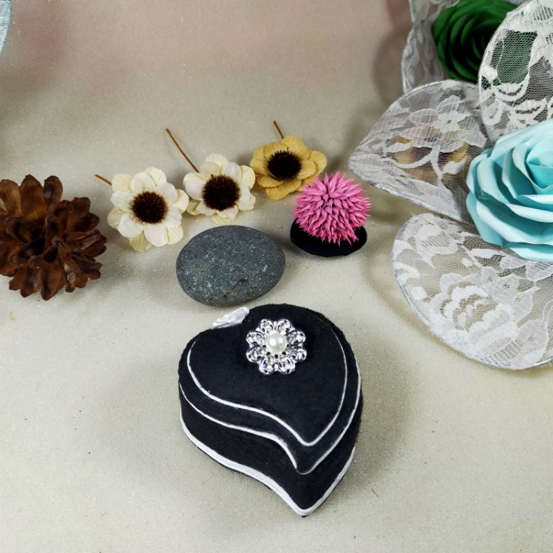 Kotak Perhiasan / Kotak Cincin Tunangan