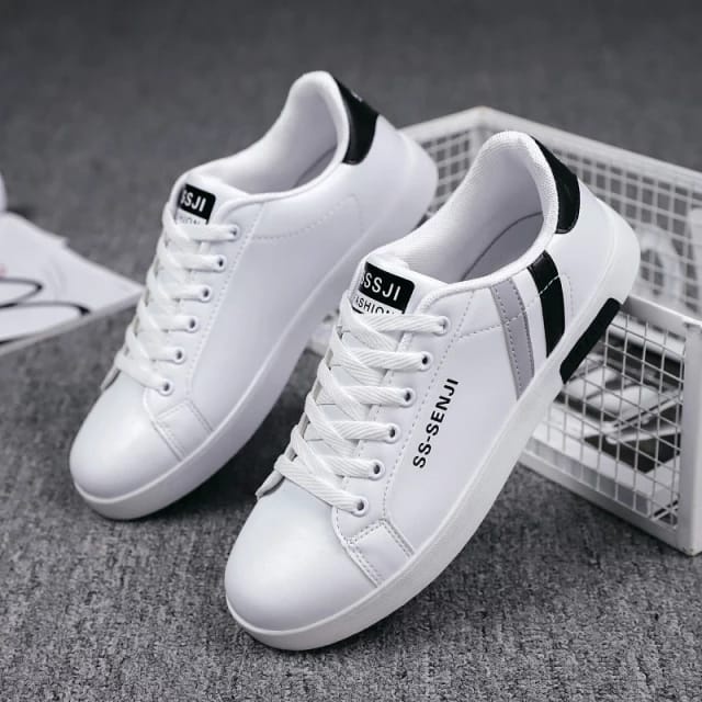 DISKON 7.7 Sepatu Pria Sneakers Putih Terbaru Model Plat bertali SS SENJI Korea