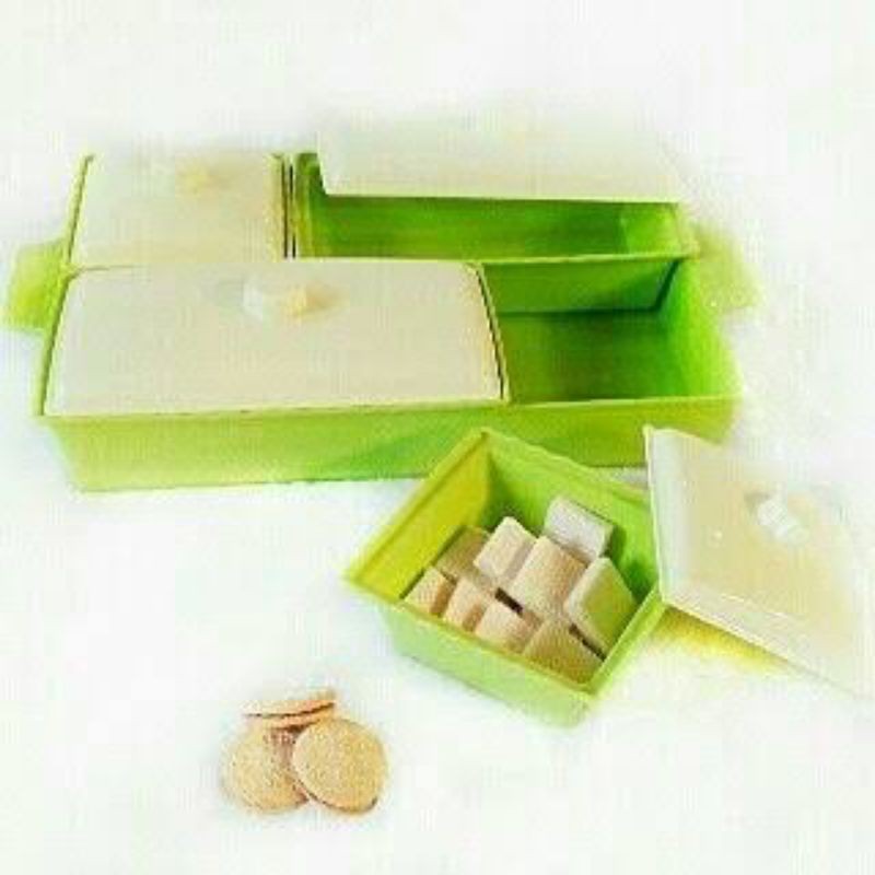 tempat lauk / Snack segi golden sunkist