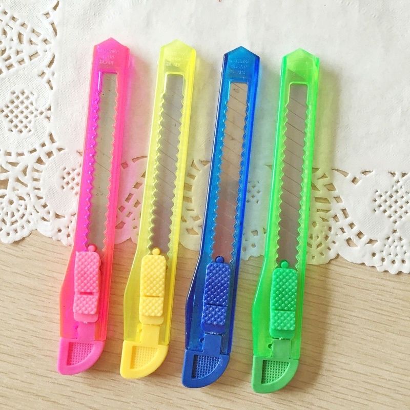

Pisau Cutter Warna Warni Silet Pemes