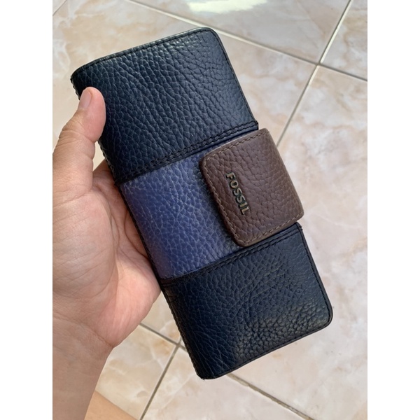 dompet fossil second