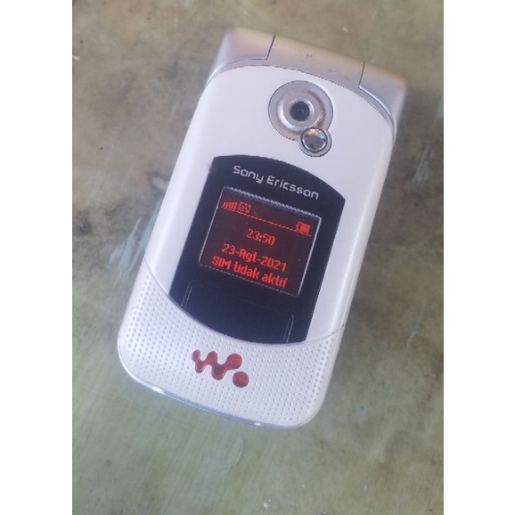 Sony Ericsson W300 mulus... b7kan w350 Z530 W995 W980