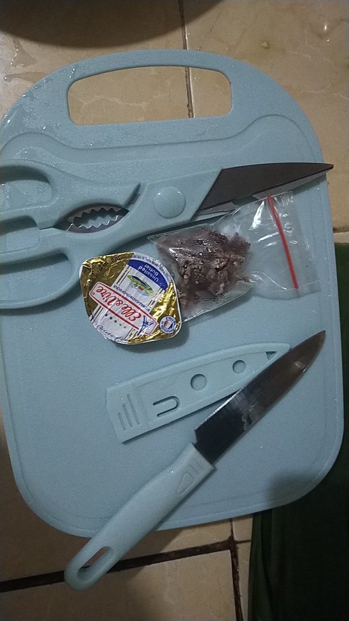 Talenan Set 4set Gunting , Pisau , Pisau Kupas