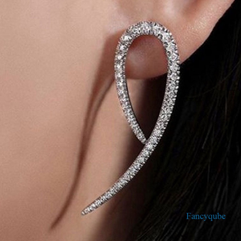 Anting Stud Panjang Bahan Cubic Zirconia Warna Silver Untuk Wanita
