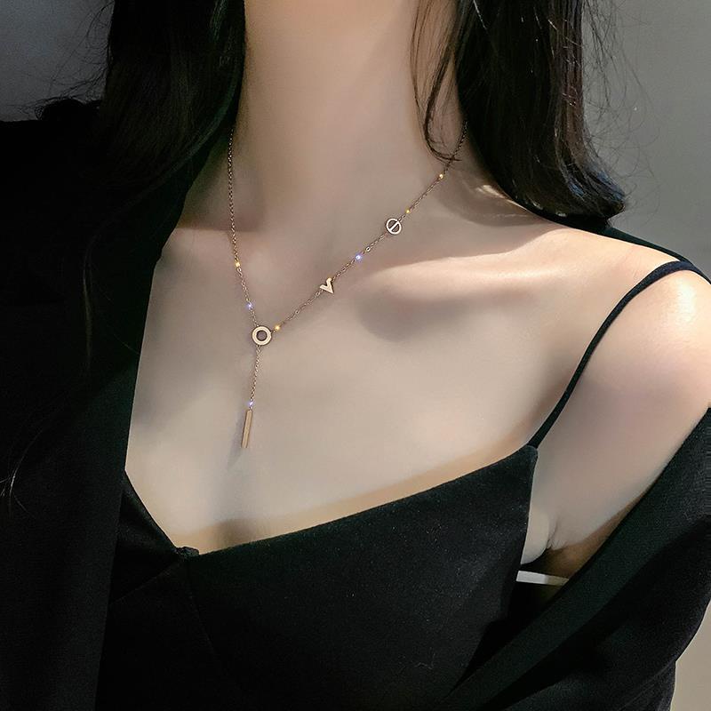 Kalung Titanium love mawar emas anti karat dan anti luntur Perhiasan Wanita Korea