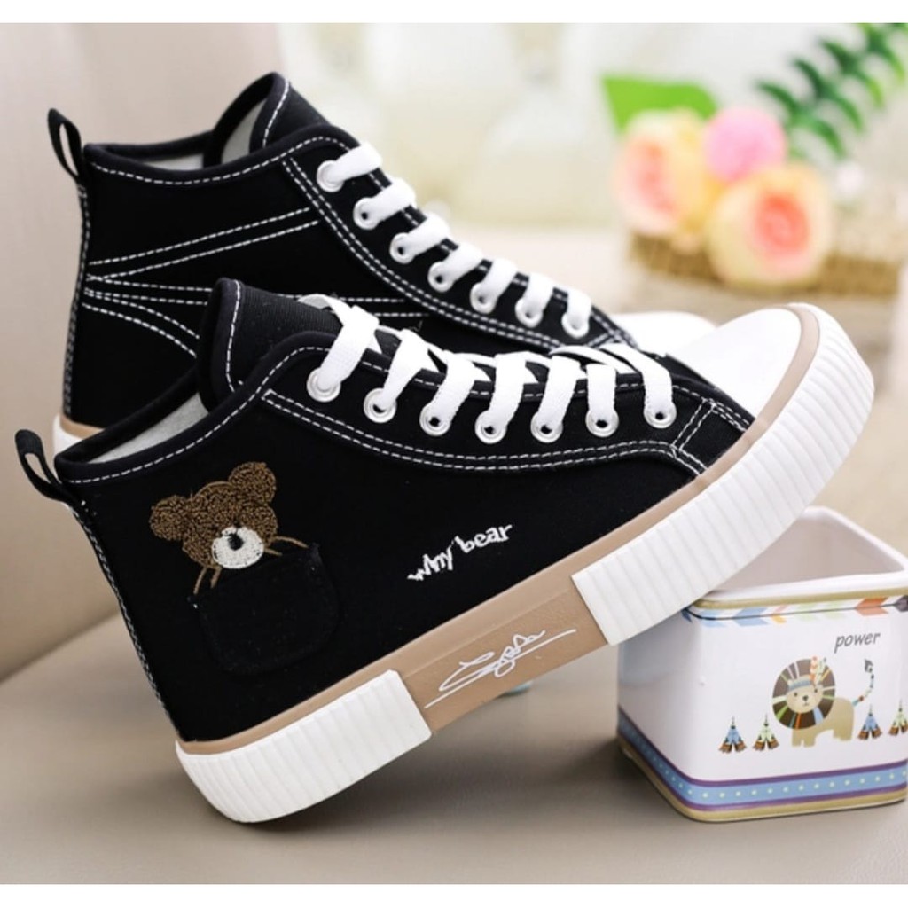 Sepatu Sneakers Wanita Beruang Casual AS168