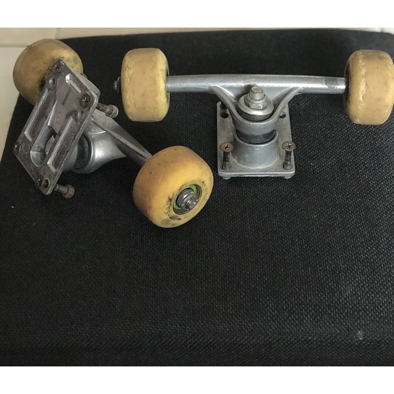 Skateboard Truck and Wheels Sets BEKAS
