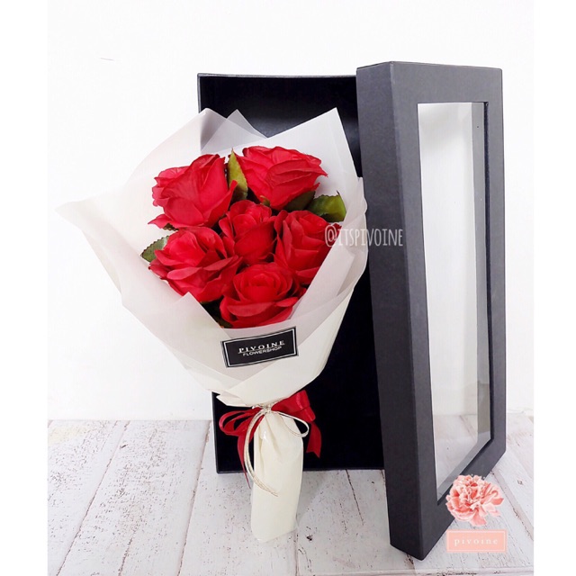Buket bunga box mawar merah artifisial