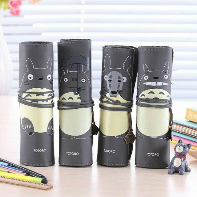 

Tempat Pensil Gulung Totoro