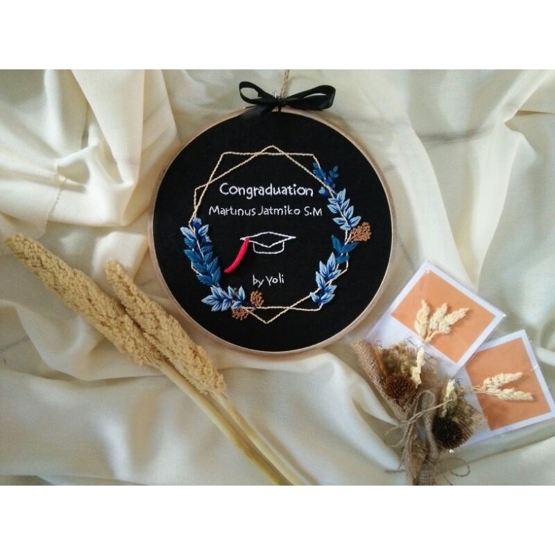 Hoop Art Embroidery/ Custom Embroidery/ Sulam/ Kado Wisuda/ Kado Unik/ Kado Murah/ Gift Box