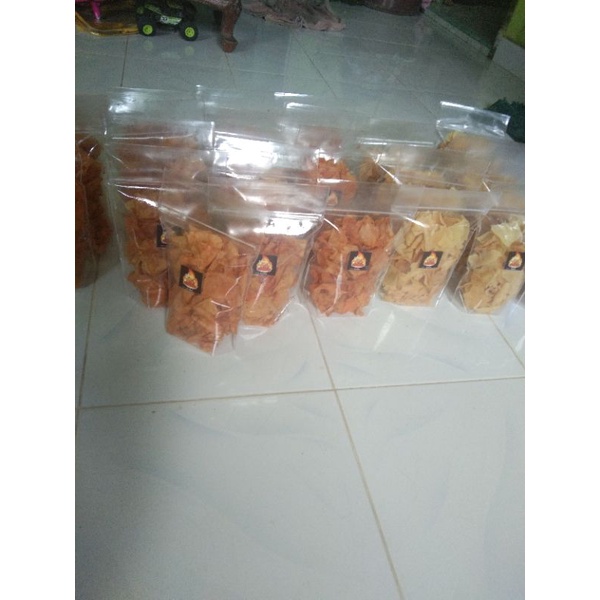 

basreng/Basreng/KERIPIK BAR BAR/RASA BALADO PEDAS/KERIPIK KRIUK KEMASAN/KRIPIKRENYAH/CAMILAN KITA