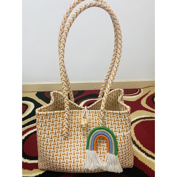 Tas anyaman jali (Bali)