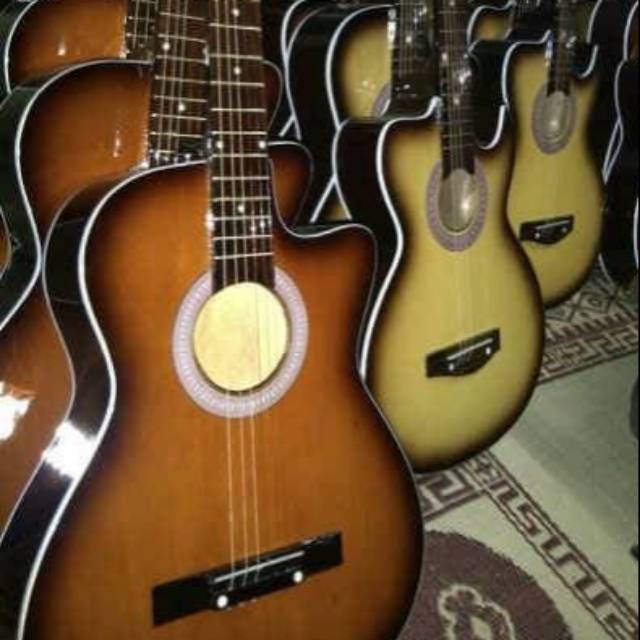 Gitar akustik murah meriah berkualitas untuk pemula