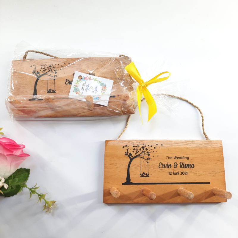 Jual Souvenir key holder Shopee Indonesia